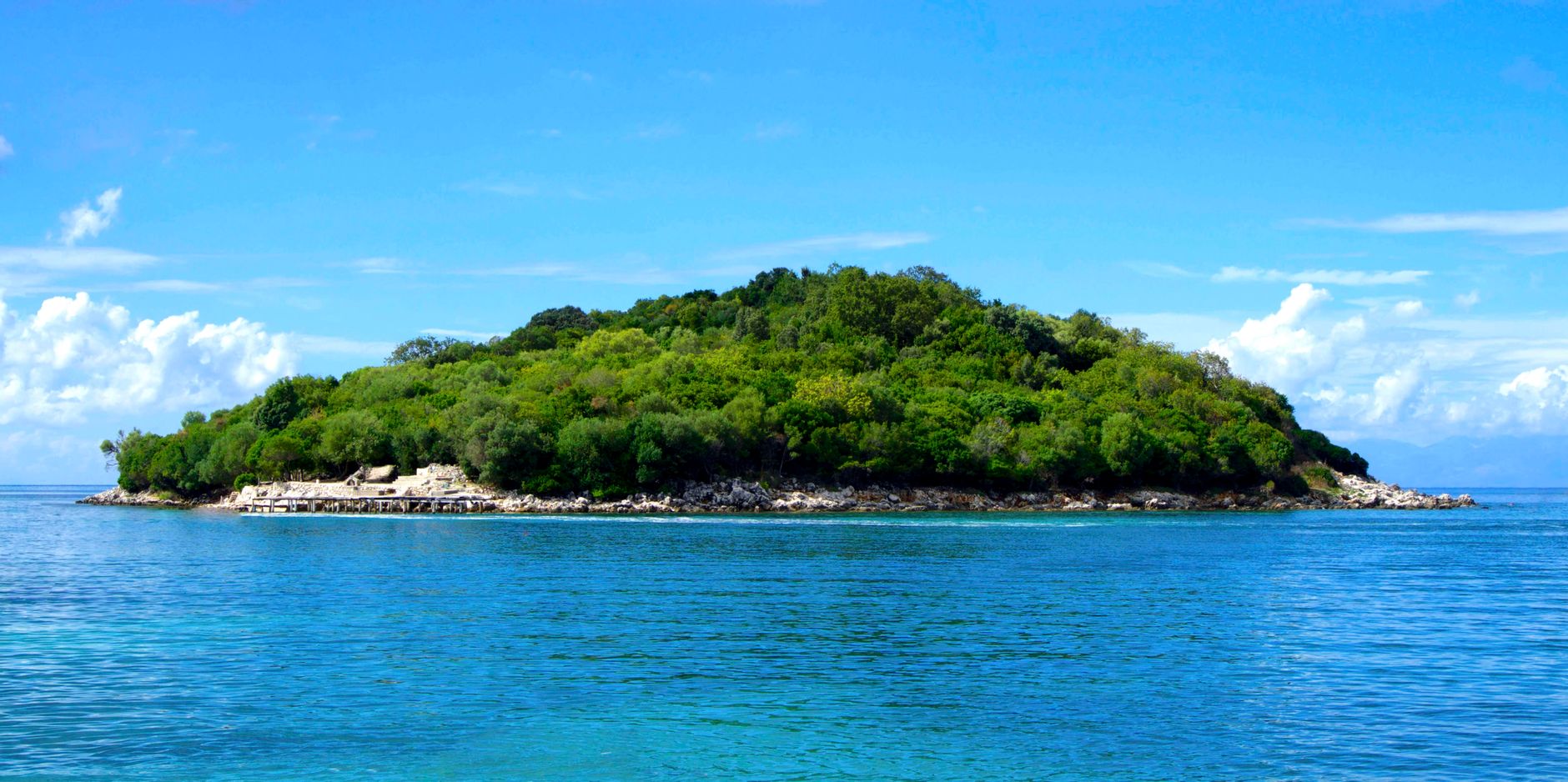 Asturiańskie wybrzeże jak z pocztówki: klify, zielone łąki i ukryte plaże
